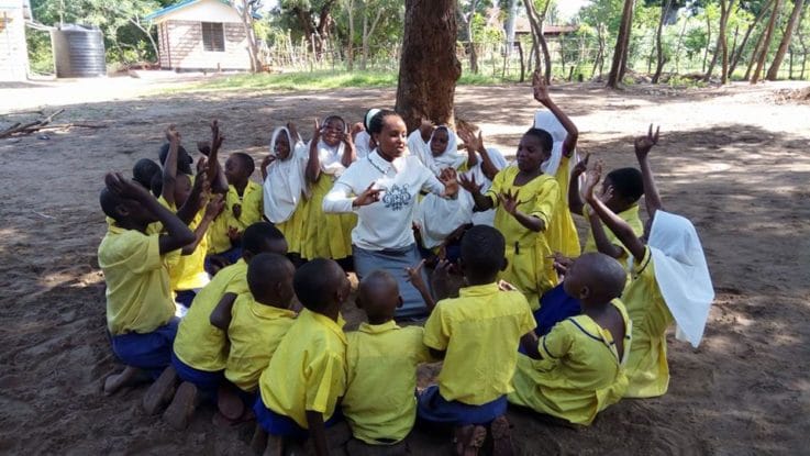 Recruiting youth volunteers in Africa to improve child literacy: Lessons from Winning Start